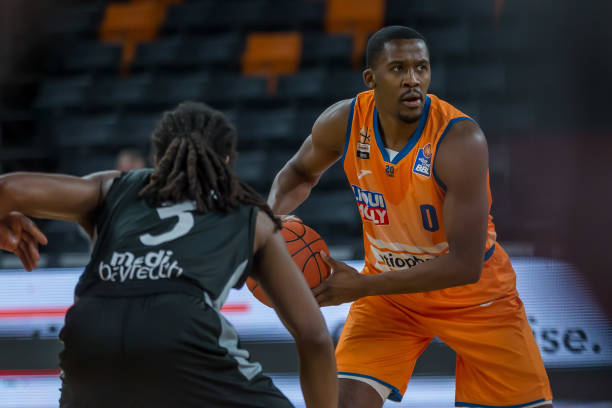 对强大的英 对强大的英