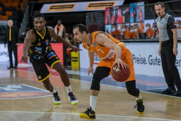 在争冠道路 在争冠道路